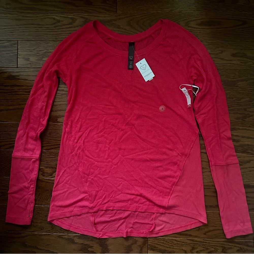 Live love dream AERO size small long sleeve